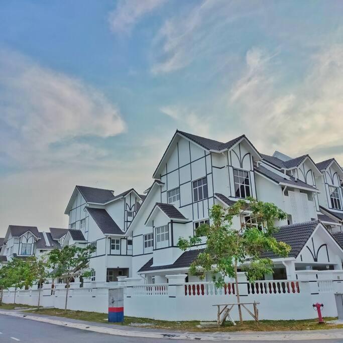 3 Storey Swimming Pool&Projector House Setia Alam Shah Alam Exteriér fotografie